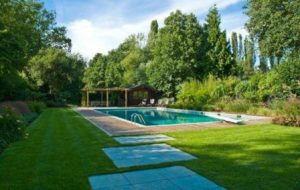Césped natural para piscinas